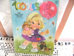 1978 BLONDE TOODLES PAPER DOLL THAT WALKS, COSTUMES BOOK UNCUT